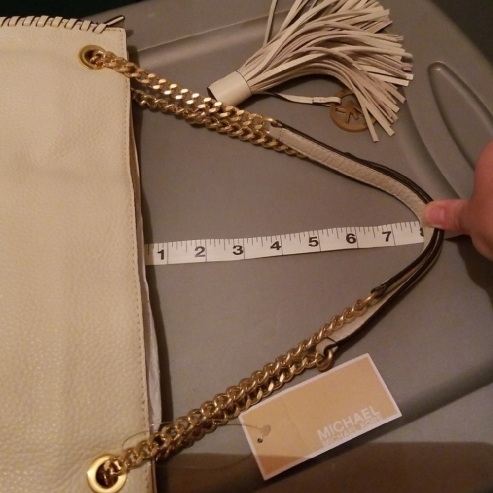 $FIRM. MICHAEL KORS WHIPPED CHELSEA  LEATHER LARGE